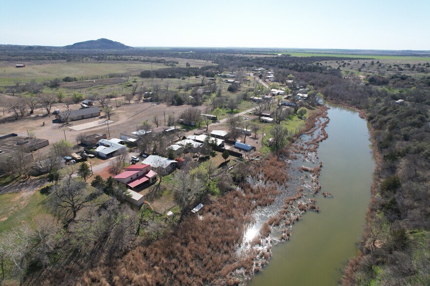 More Photos Of 42851 E County Road 1470, Lone Wolf Land For Sale