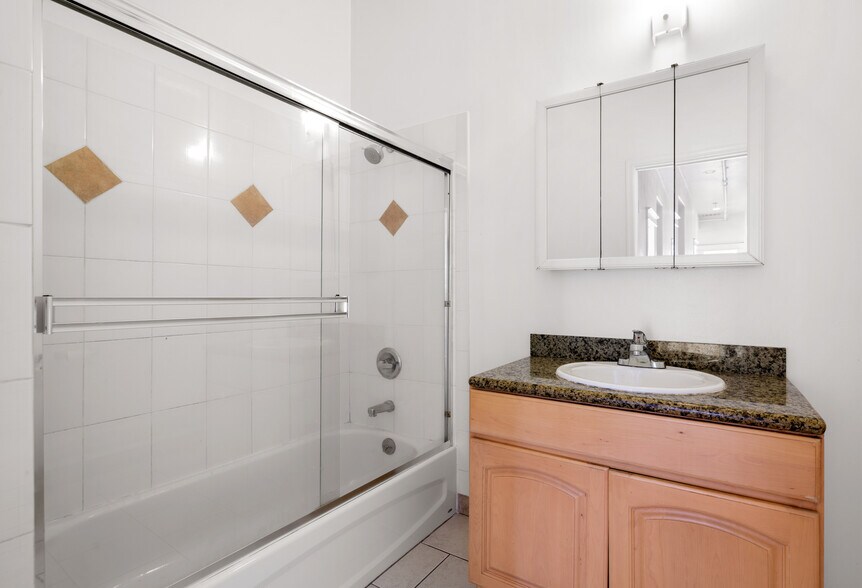 More Photos Of 1114 Bryant St, San Francisco Storefront Retail Residential For Sale