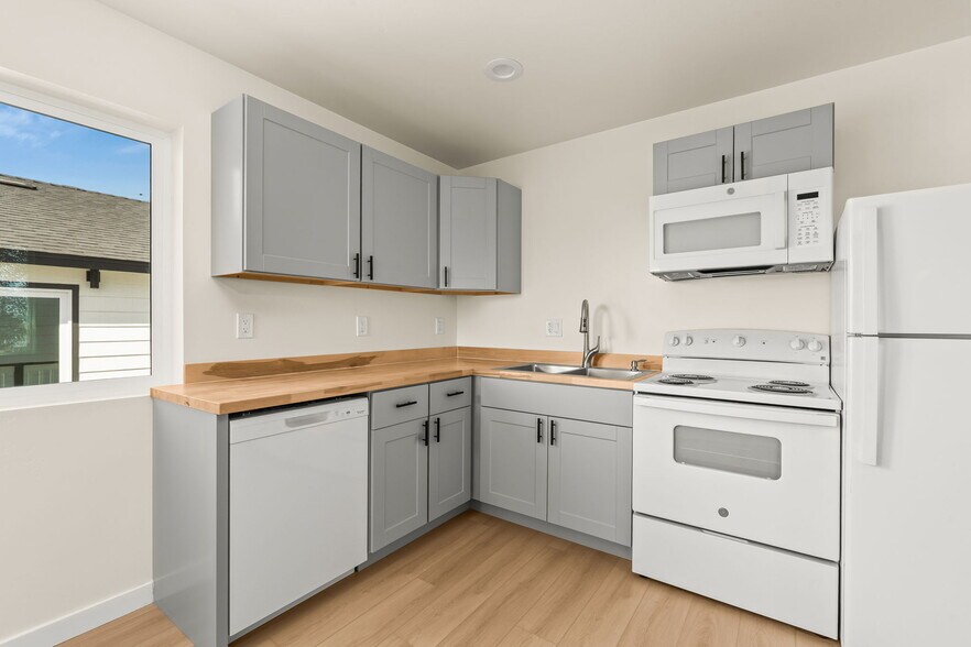 More Photos Of 3546-3552 47th St, San Diego Apartments For Sale