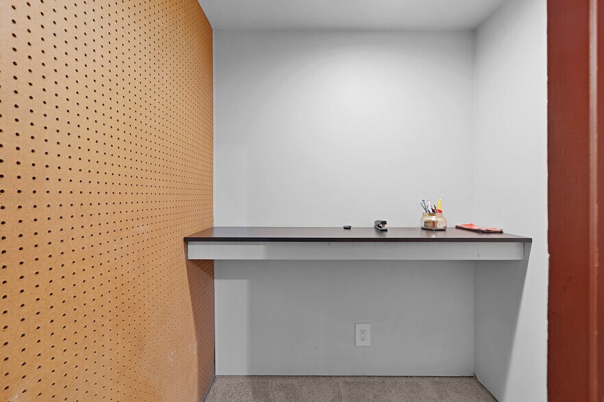 More Photos Of 30 Quarterline St, Newaygo Specialty For Sale