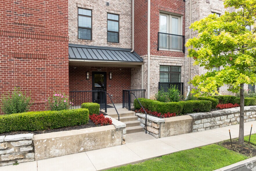 More Photos Of 1221 E Broadway, Louisville Apartments For Lease