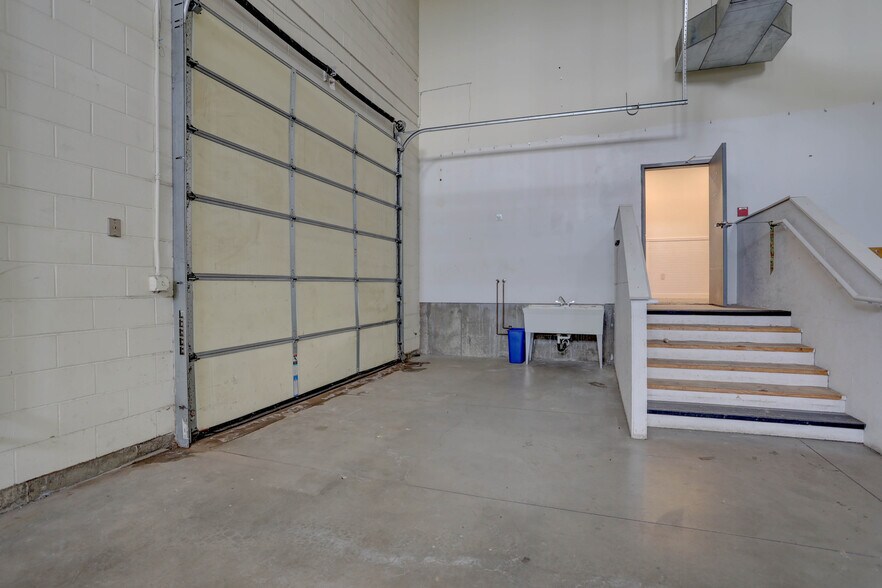 More Photos Of 11083-11093 E Mississippi Ave, Aurora Storefront For Lease