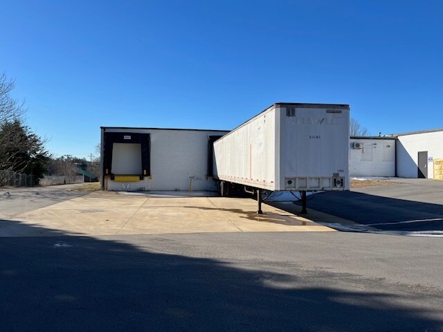 More Photos Of 1243 E Garner Bagnal Blvd, Statesville Warehouse For Lease