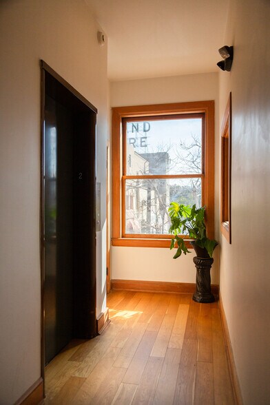 More Photos Of 5601 N Figueroa St, Los Angeles Loft Creative Space For Lease