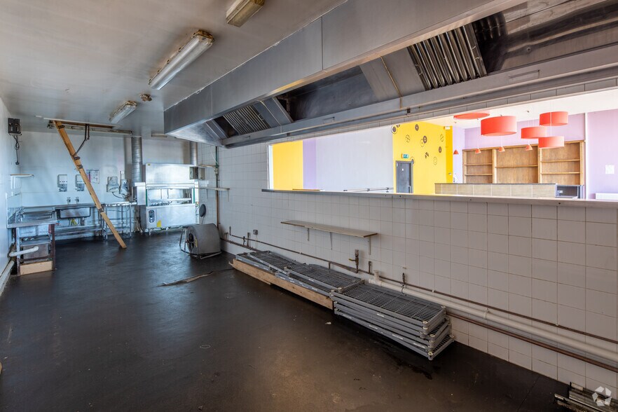 More Photos Of Beach Esplanade, Aberdeen Restaurant For Lease