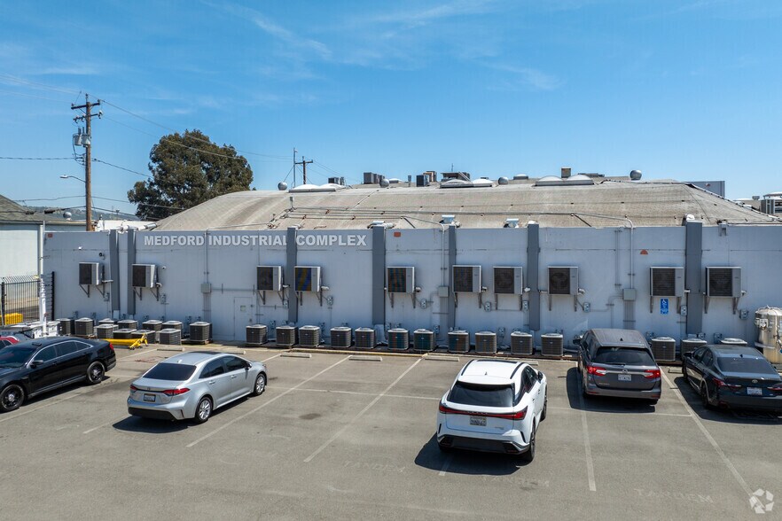 More Photos Of 916 98th Ave, Oakland Unknown For Lease