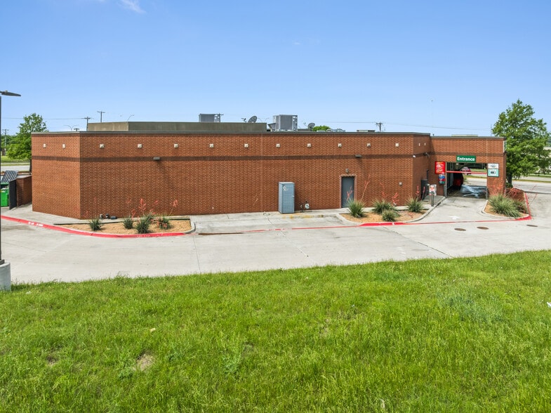 More Photos Of 5420 Altamesa Blvd, Fort Worth Service Station For Sale