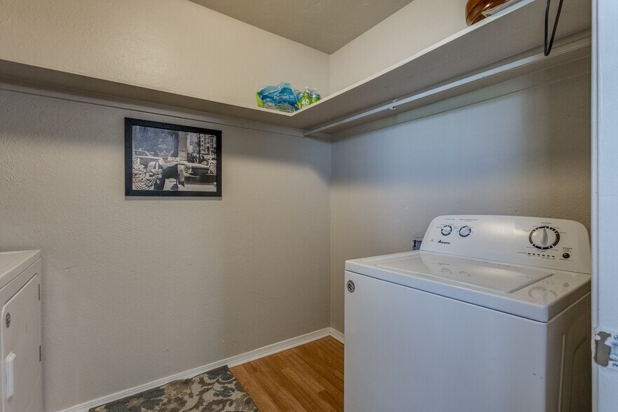 More Photos Of NW 10th St & N Classen Blvd, Oklahoma City Apartments For Sale