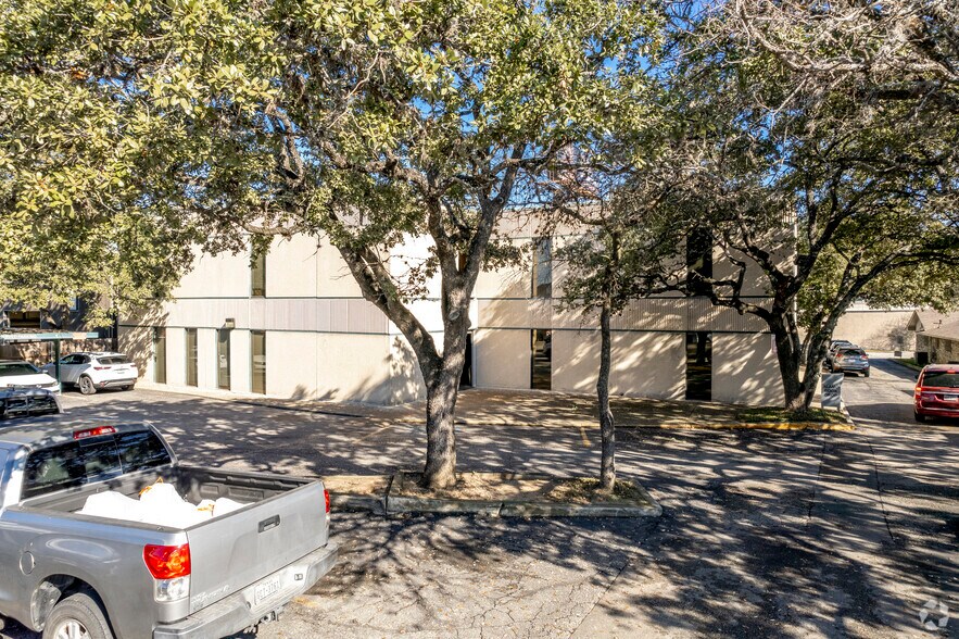More Photos Of 15321 San Pedro Ave, San Antonio Medical For Lease