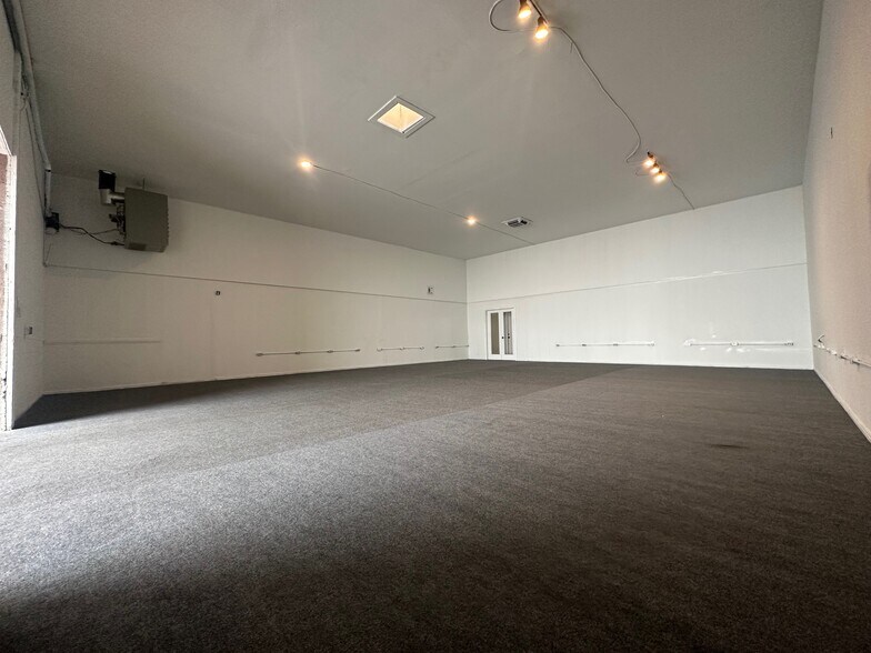 More Photos Of 3721 S 250 W, Ogden Storefront Retail Office For Lease