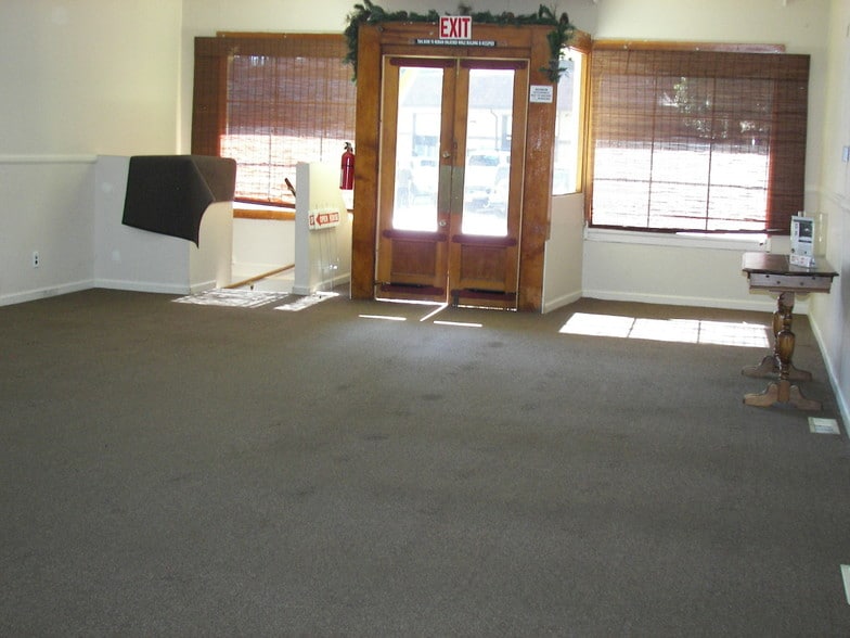 More Photos Of 23382 Crest Forest Dr, Crestline Freestanding For Sale