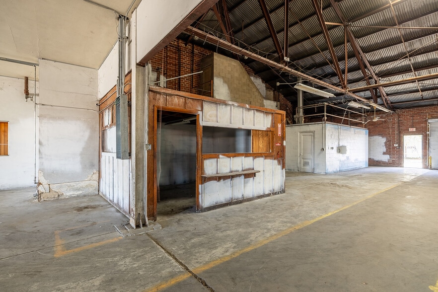 More Photos Of 2127 Hubbard St, Jacksonville Manufacturing For Sale