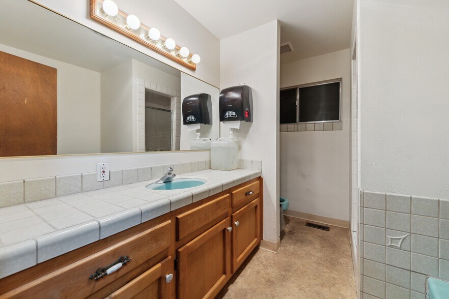 More Photos Of 3716-3717 Osgood ave, South Lake Tahoe Warehouse For Sale