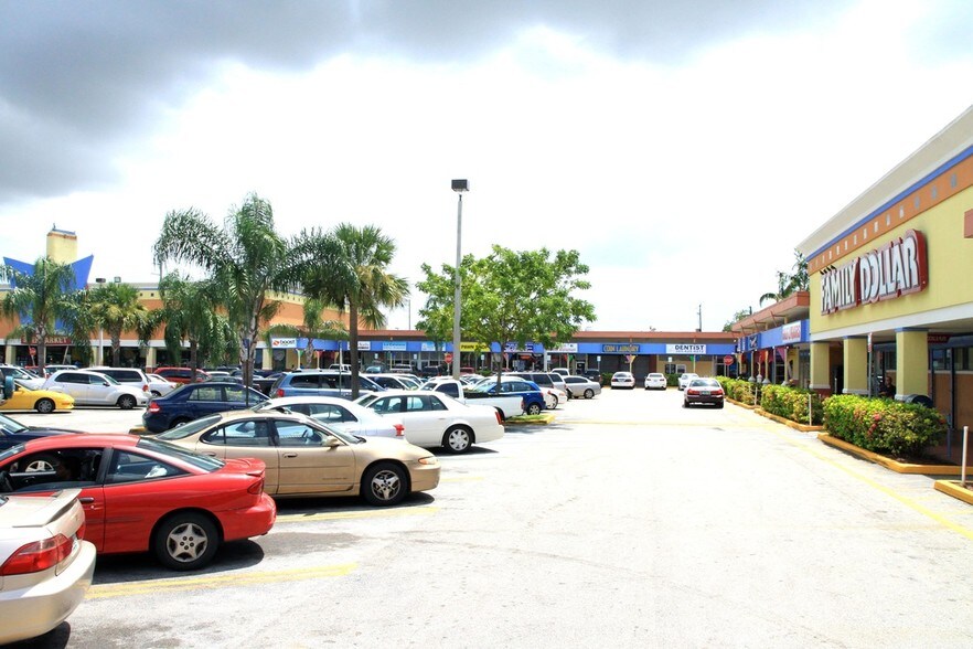 More Photos Of 4500-4698 NW 183rd St, Miami Gardens Storefront For Lease