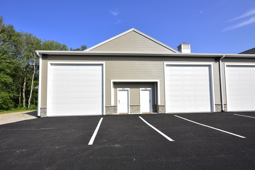 More Photos Of 597 South County Trl, Exeter Flex For Sale