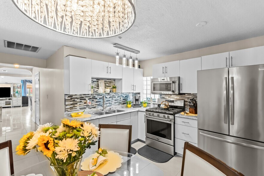 More Photos Of 1887 Mayport Rd, Atlantic Beach Freestanding For Sale