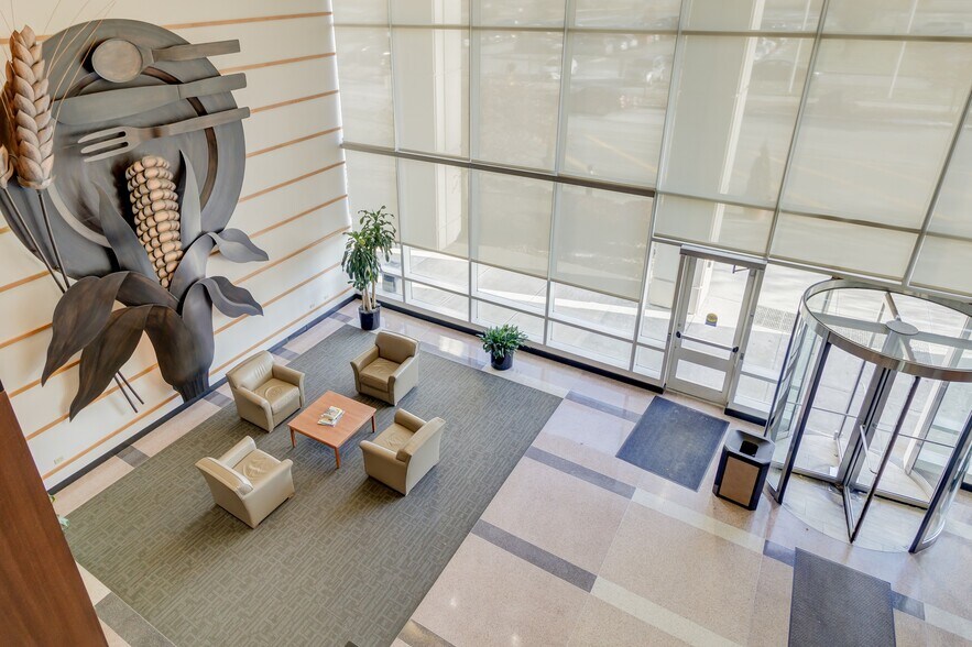 More Photos Of 12200 N Ambassador Dr, Kansas City Medical For Lease