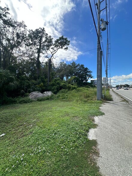 More Photos Of 1307 SR-434, Winter Springs Auto Repair For Lease