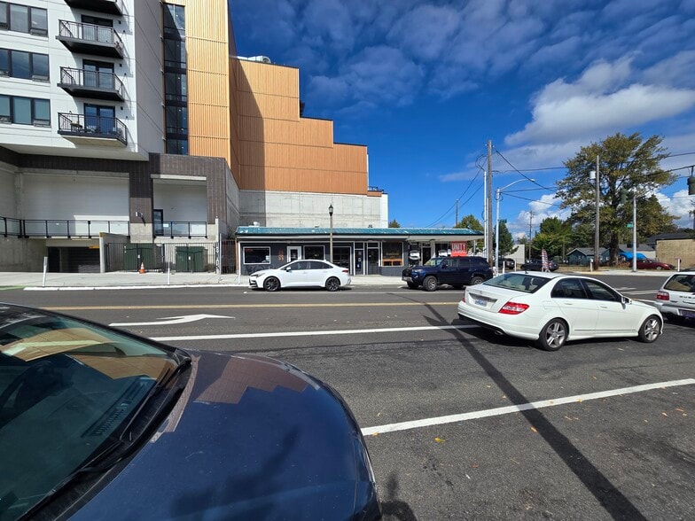 More Photos Of 1022 S J St, Tacoma General Retail For Sale