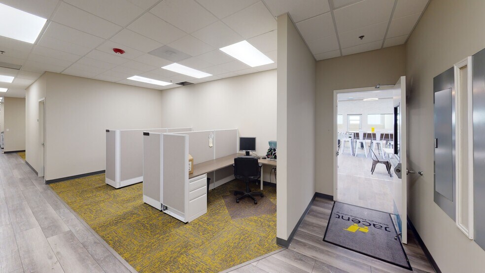 More Photos Of 860 Welsh Rd, Huntingdon Valley Manufacturing For Lease