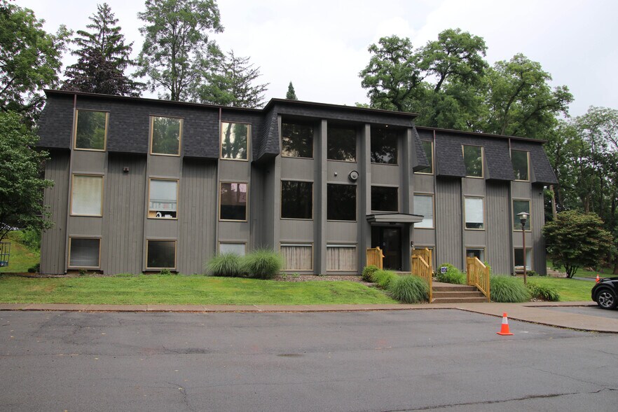 More Photos Of 640 Kreag Rd, Pittsford Office Residential For Lease