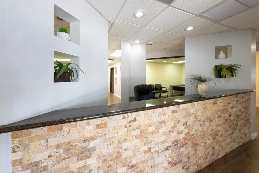 More Photos Of 5430 W Sahara Ave, Las Vegas Office For Lease