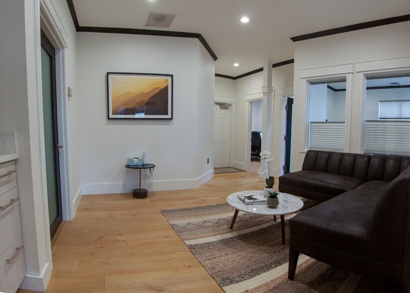 More Photos Of 68 Inverness Ln E, Englewood Loft Creative Space For Lease