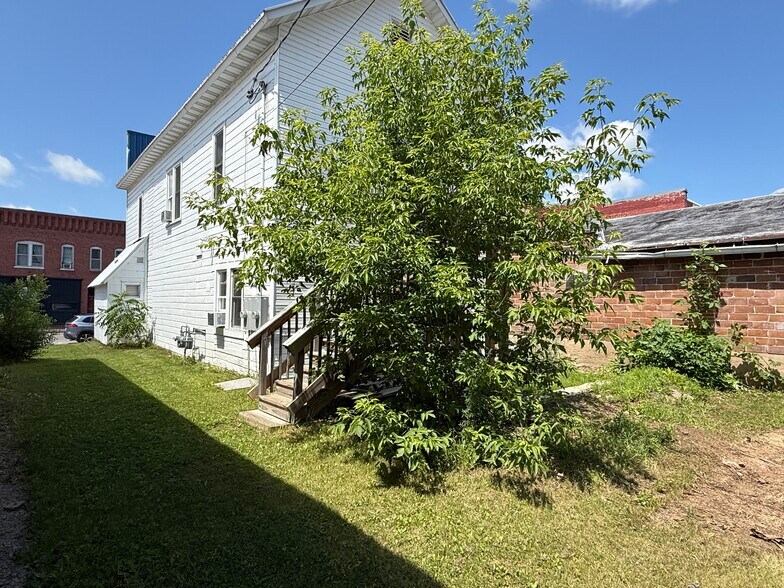 More Photos Of 320 N Main St, Scandinavia Storefront Retail Residential For Sale