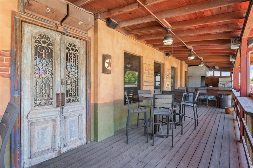 More Photos Of 128 N Pecan, Hico Restaurant For Sale