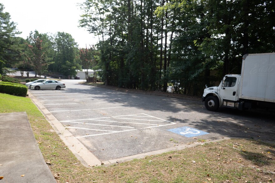 More Photos Of 9370 Industrial Trace, Alpharetta Warehouse For Lease