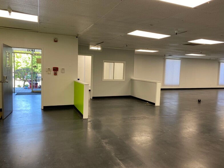 More Photos Of 1931 G St, Fresno Warehouse For Sale