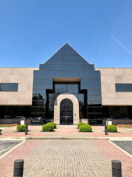 More Photos Of 5909 Falls Of Neuse Rd, Raleigh Office For Lease