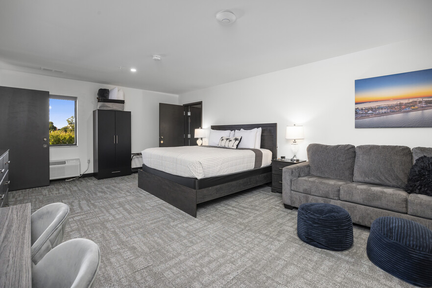 More Photos Of 419 E Market St, Sandusky Hotel For Sale