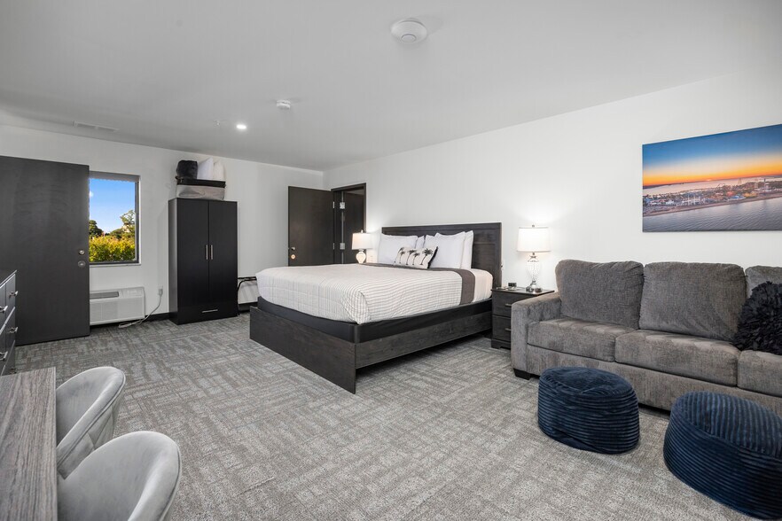 More Photos Of 419 E Market St, Sandusky Hotel For Sale