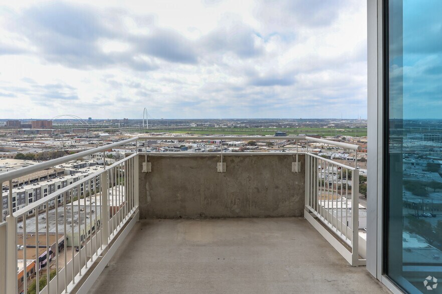More Photos Of 1400 Hi Line Dr, Dallas Apartments For Lease