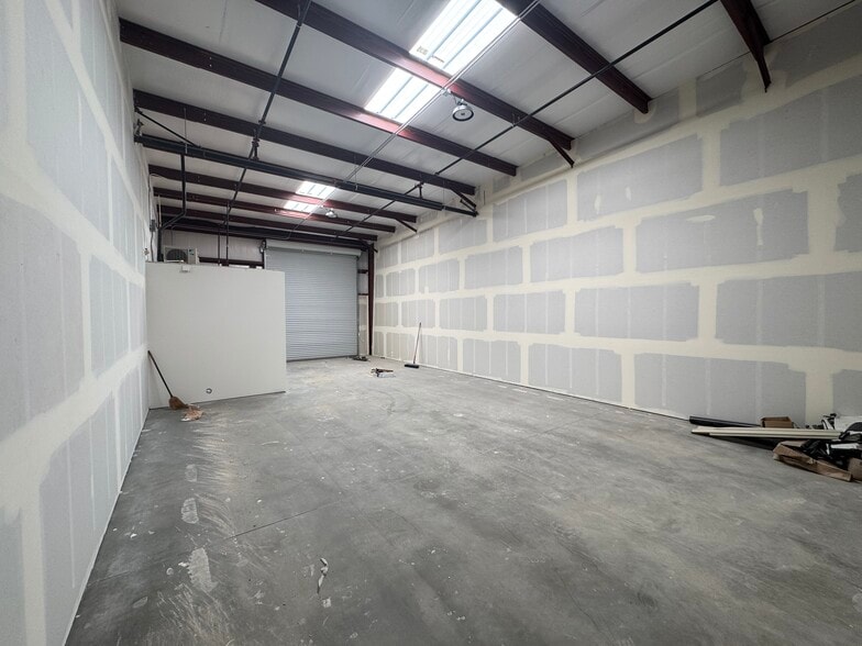 More Photos Of 1015 Premier Dr, Ceres Warehouse For Lease