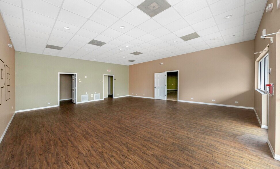 More Photos Of 655 N Indiana Ave, Englewood Medical For Sale