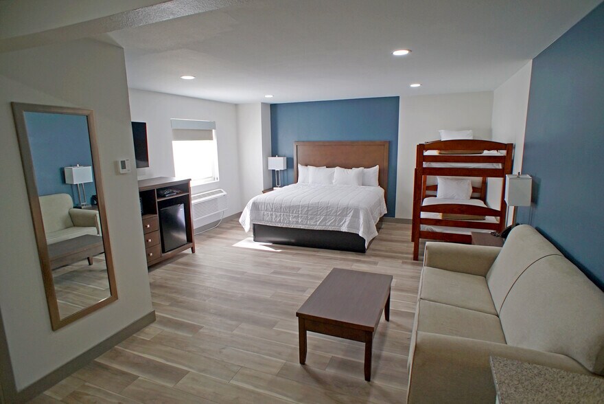 More Photos Of 1519 Grande Ave, Monte Vista Hotel For Sale