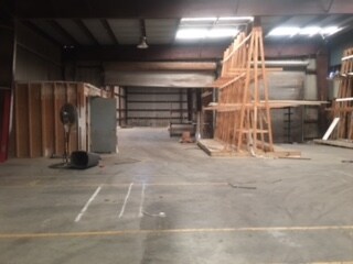 More Photos Of 5017 N Coolidge Dr, Tampa Warehouse For Lease