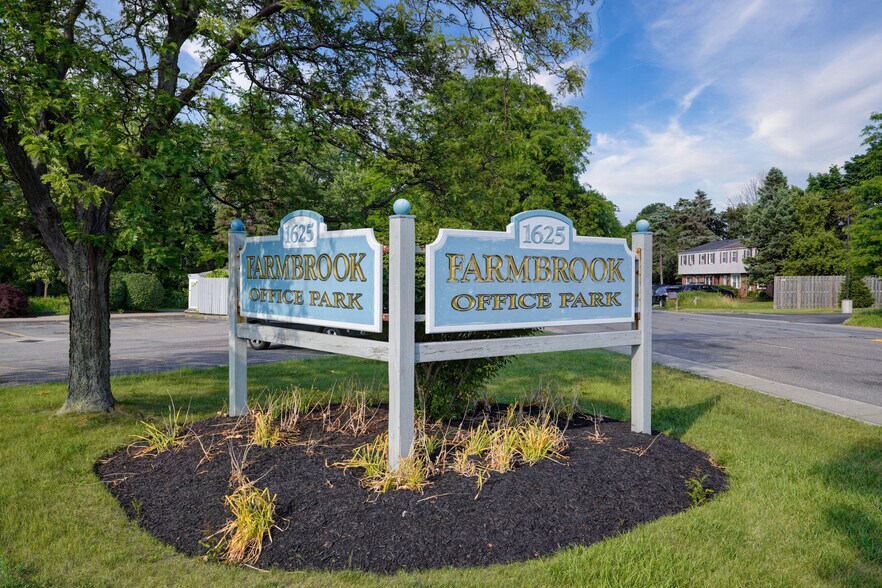 More Photos Of 1625 Rochester Rd, Farmington Office For Sale