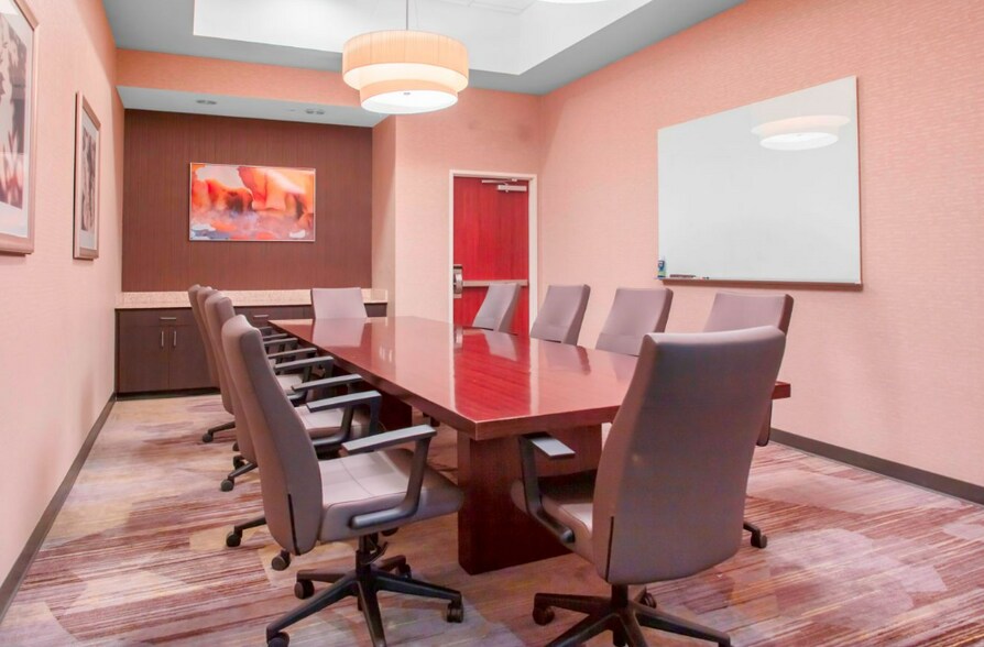 More Photos Of 1721 E Central Texas Expy, Killeen Hotel For Sale