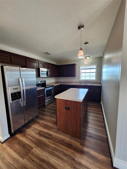 More Photos Of 12716 Fitzhugh Rd, Austin Office For Lease