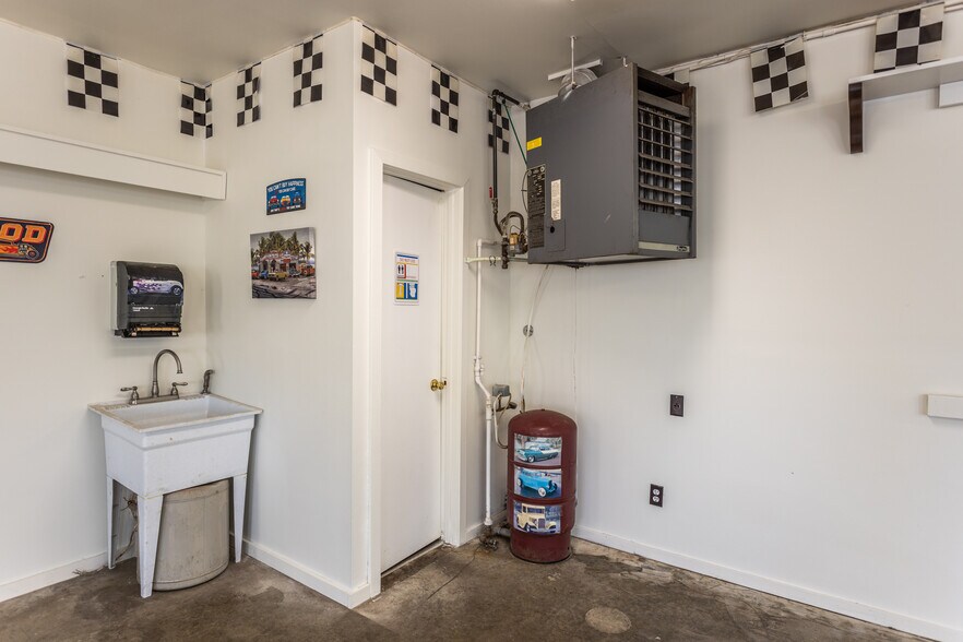 More Photos Of , Delphi Unknown For Sale