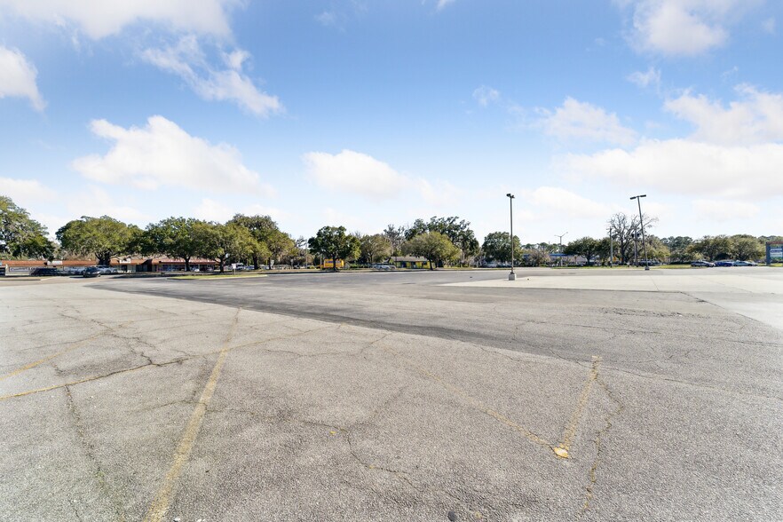 More Photos Of 8621 White Bluff Rd, Savannah Land For Sale