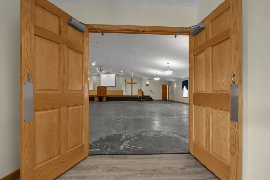 More Photos Of 2598 E Smiley Ave, Shelby Religious Facility For Sale