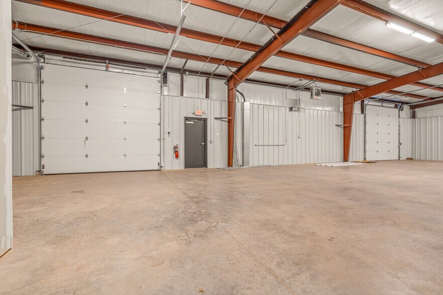 Primary Photo Of 12900 Grant Pl, Bentonville Unknown For Lease