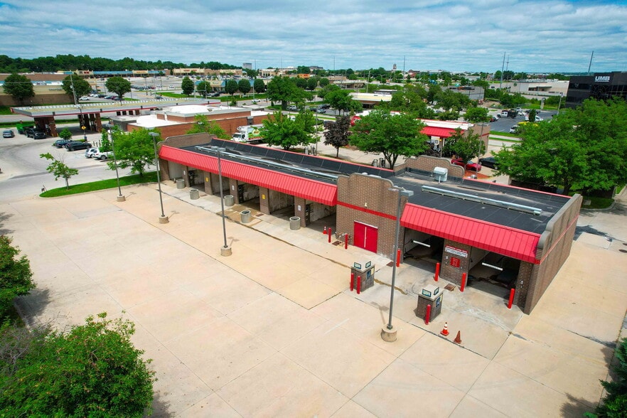 More Photos Of 11948 Riley St, Overland Park Carwash For Sale
