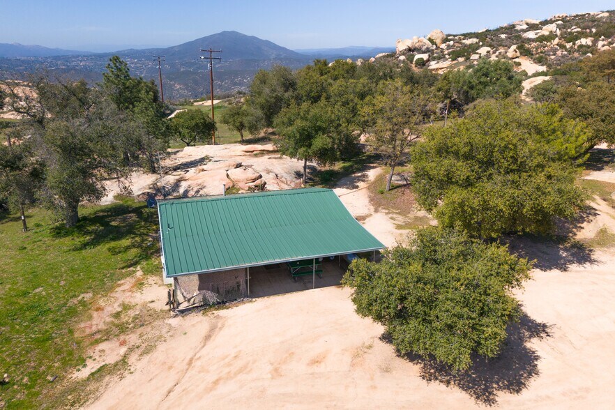 More Photos Of 19191 High Glen Rd, Alpine Specialty For Sale