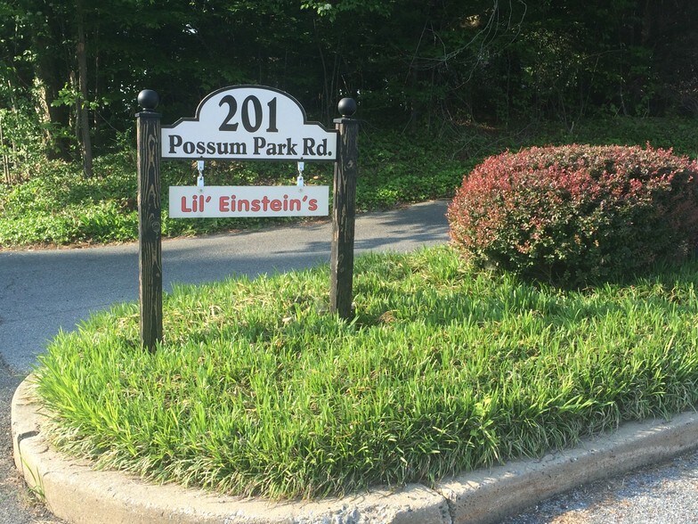 More Photos Of 201 Possum Park Rd, Newark Medical For Lease