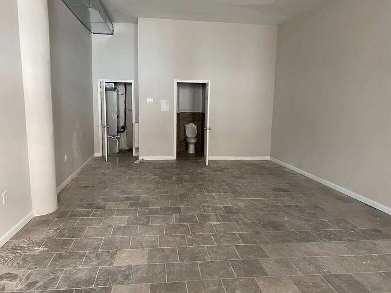 More Photos Of 2613 W Hunting Park Ave, Philadelphia Light Distribution For Lease